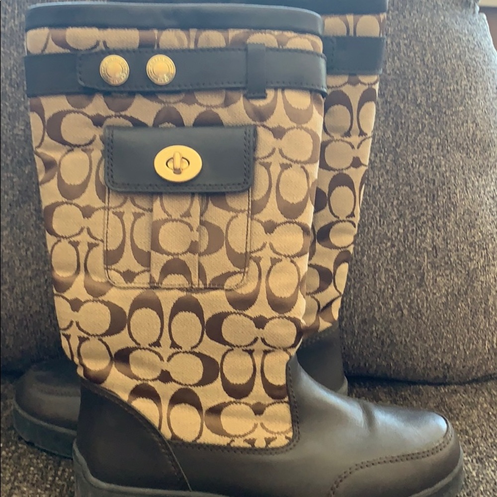 Coach boots size 7 1/2